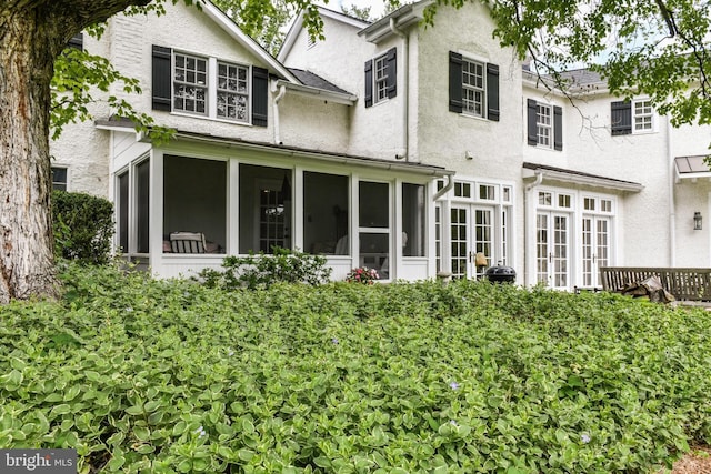 1435 Hunter View Farms, Vienna, VA 22182 - back of house with a sunroom and stucco siding
