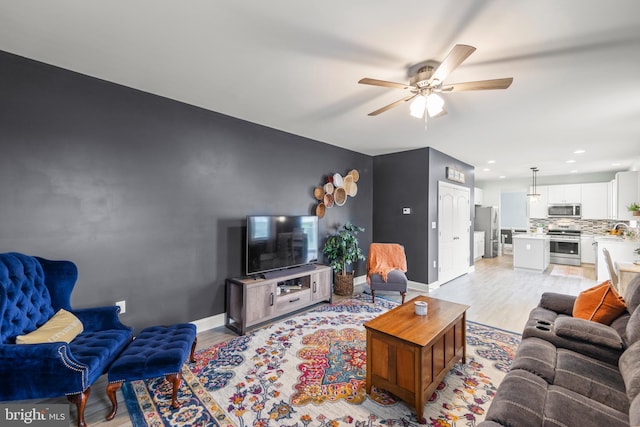 220 Ladysmith Dr, Stephens City, VA 22655 - living area with a ceiling fan, light wood-style floors, baseboards, and recessed lighting