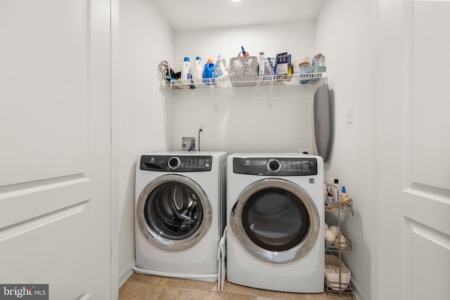 220 Ladysmith Dr, Stephens City, VA 22655 - washroom with washing machine and clothes dryer