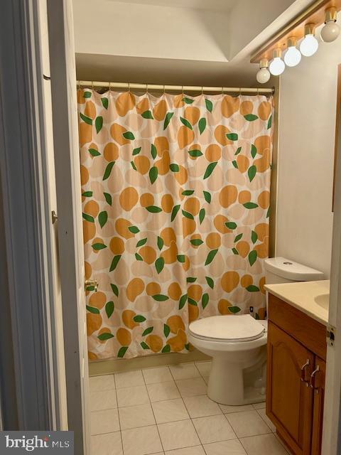 2513 Oakley Pl, Pennsauken, NJ 08109 - full bath with toilet, tile patterned flooring, vanity, and curtained shower