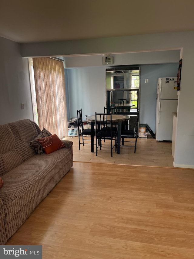 5 Coliston Rd Unit C, Reisterstown, MD 21136 - living room featuring light wood-type flooring
