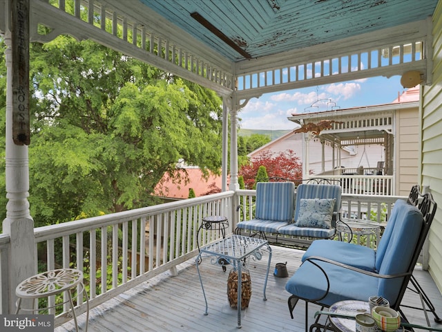 214 Center St, Edinburg, VA 22824 - view of deck