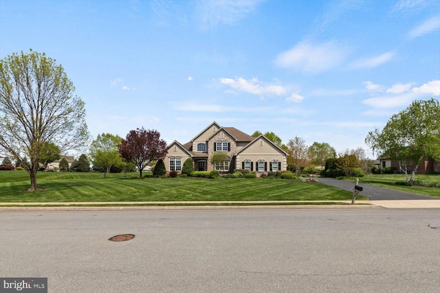 view of front of property with a front yard