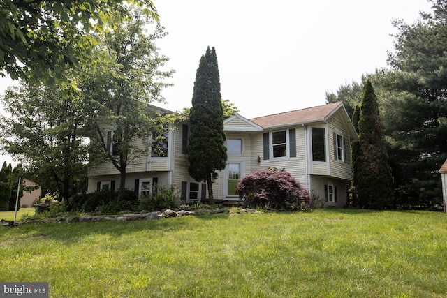 1158 Custer Dr, Auburn, PA 17922 - raised ranch with a front yard
