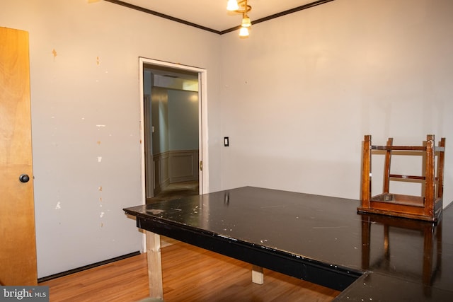 1158 Custer Dr, Auburn, PA 17922 - interior space with wood finished floors and ornamental molding