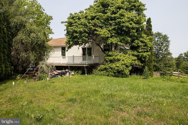 1158 Custer Dr, Auburn, PA 17922 - view of yard with a deck