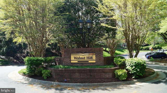 7501 Silver Maple Ln, Falls Church, VA 22042 - view of community / neighborhood sign