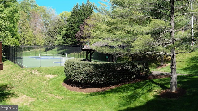 7501 Silver Maple Ln, Falls Church, VA 22042 - view of tennis court featuring community basketball court