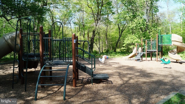 7501 Silver Maple Ln, Falls Church, VA 22042 - view of community jungle gym
