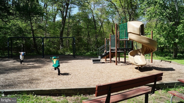 7501 Silver Maple Ln, Falls Church, VA 22042 - view of community playground