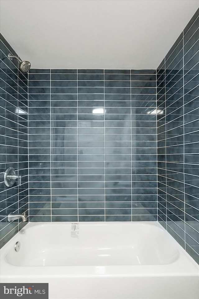 1413 E Lafayette Ave, Baltimore, MD 21213 - bathroom with shower / bathtub combination