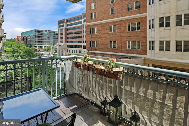 851 N Glebe Rd Unit 406, Arlington, VA 22203 - balcony with a view of city and a grill