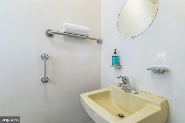 800 Little Shiloh Rd, West Chester, PA 19382 - bathroom with a sink