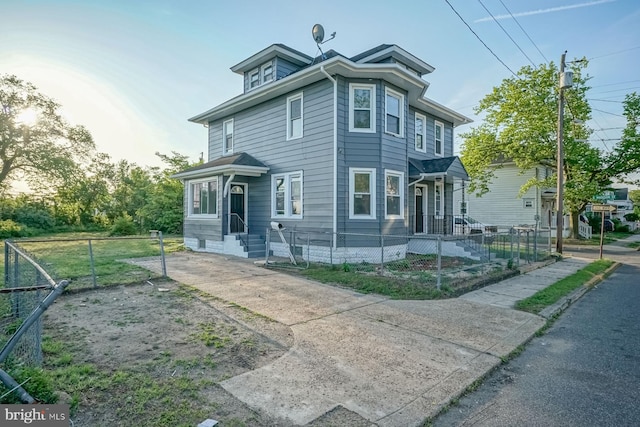 815 N Chestnut St, Paulsboro, NJ 08066 - view of front of home featuring fence