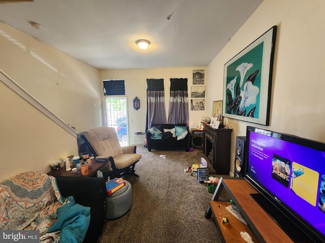 321 E 21st St, Baltimore, MD 21218 - view of carpeted living room