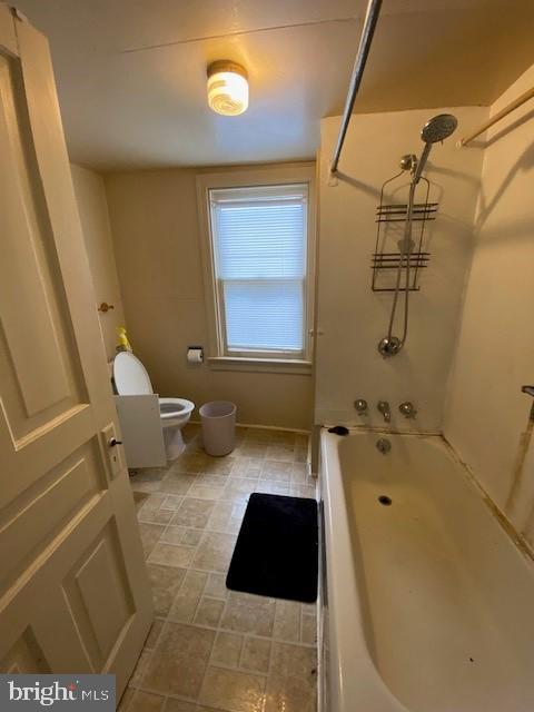 511 W Arch St, Pottsville, PA 17901 - bathroom with toilet and shower / bathtub combination