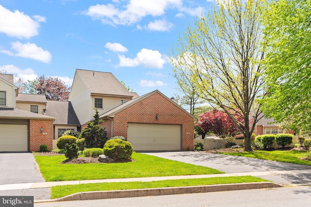 72 Leearden Rd, Hershey, PA 17033 - view of front of home featuring brick siding and an attached garage