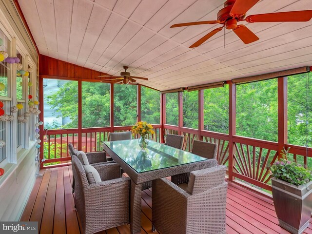 16028 Kings Mountain Rd, Woodbridge, VA 22191 - sunroom with a ceiling fan, lofted ceiling, and outdoor dining space