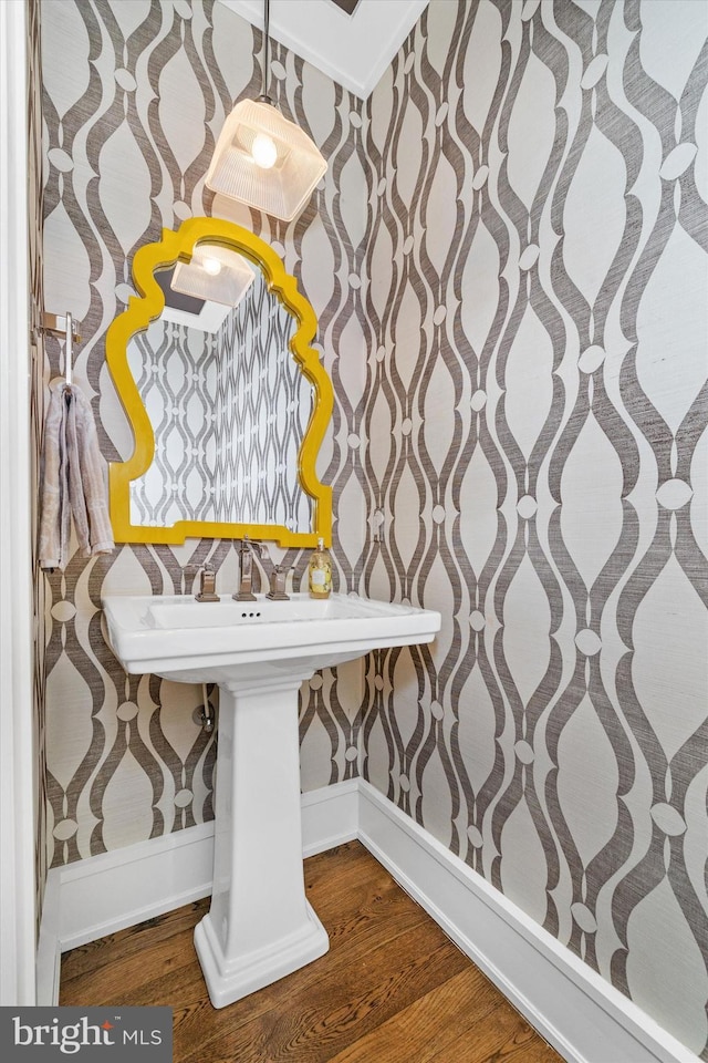101 Greenspring Rd, Wilmington, DE 19807 - bathroom featuring wallpapered walls and wood finished floors