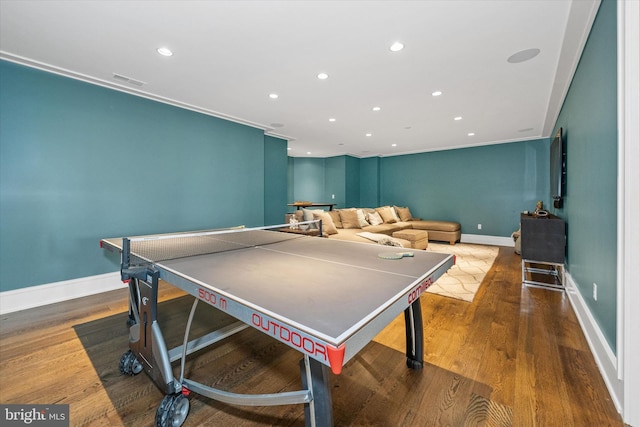 101 Greenspring Rd, Wilmington, DE 19807 - rec room with wood finished floors and recessed lighting
