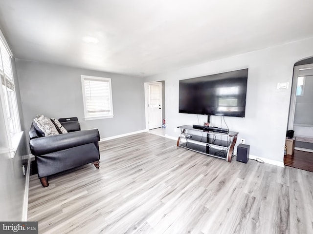106 Killoran Dr, New Castle, DE 19720 - living area with wood finished floors and baseboards
