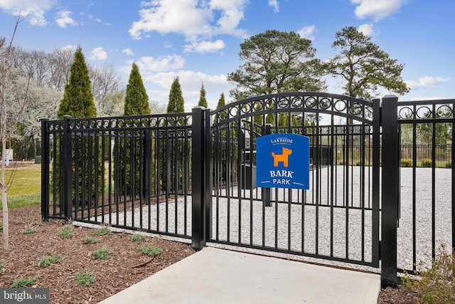 gate featuring fence