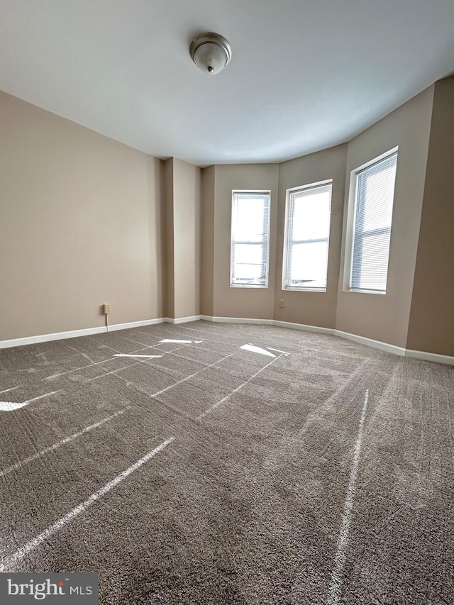 520 Birch St, Reading, PA 19604 - unfurnished room with carpet and baseboards