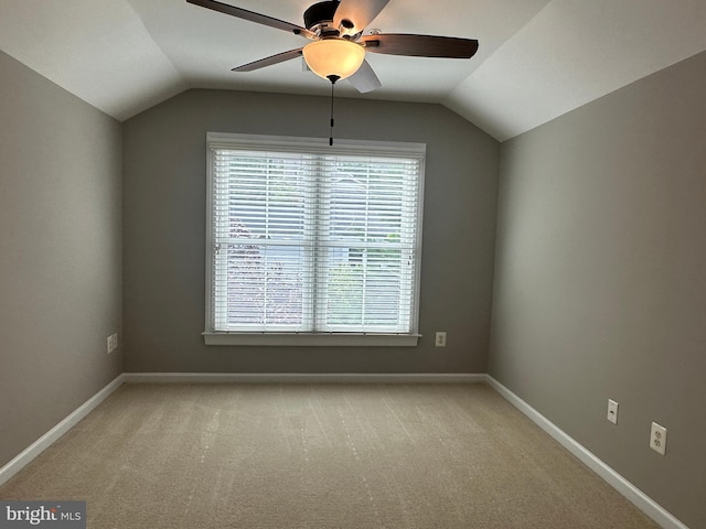 93 Heron Ln, Occoquan, VA 22125 - bonus room with vaulted ceiling, a ceiling fan, light colored carpet, and baseboards