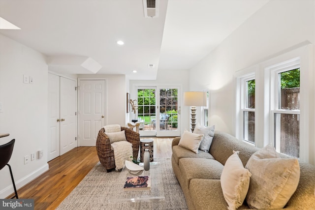 104 E Oxford Ave, Alexandria, VA 22301 - living area featuring wood finished floors, recessed lighting, and baseboards