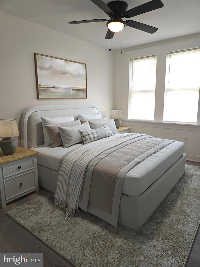 bedroom with ceiling fan