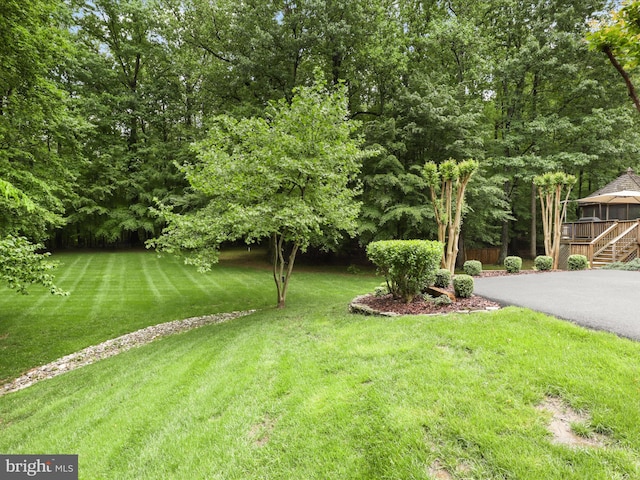 8197 Cottage Rose Ct, Fairfax Station, VA 22039 - view of green lawn