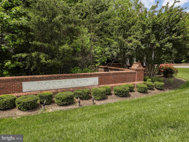 8197 Cottage Rose Ct, Fairfax Station, VA 22039 - community sign featuring a yard