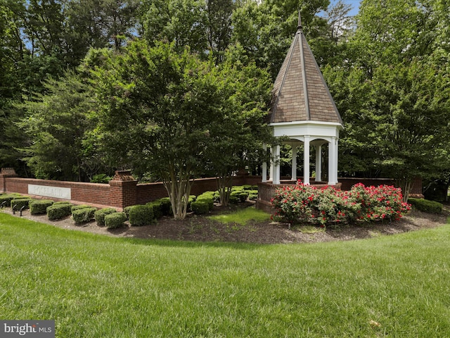 8197 Cottage Rose Ct, Fairfax Station, VA 22039 - view of property's community featuring a gazebo and a lawn