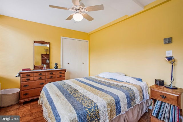 bedroom featuring a closet and ceiling fan