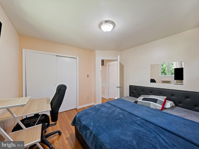 5403 Rolling Rd, Springfield, VA 22151 - bedroom featuring wood finished floors, a desk, and a closet