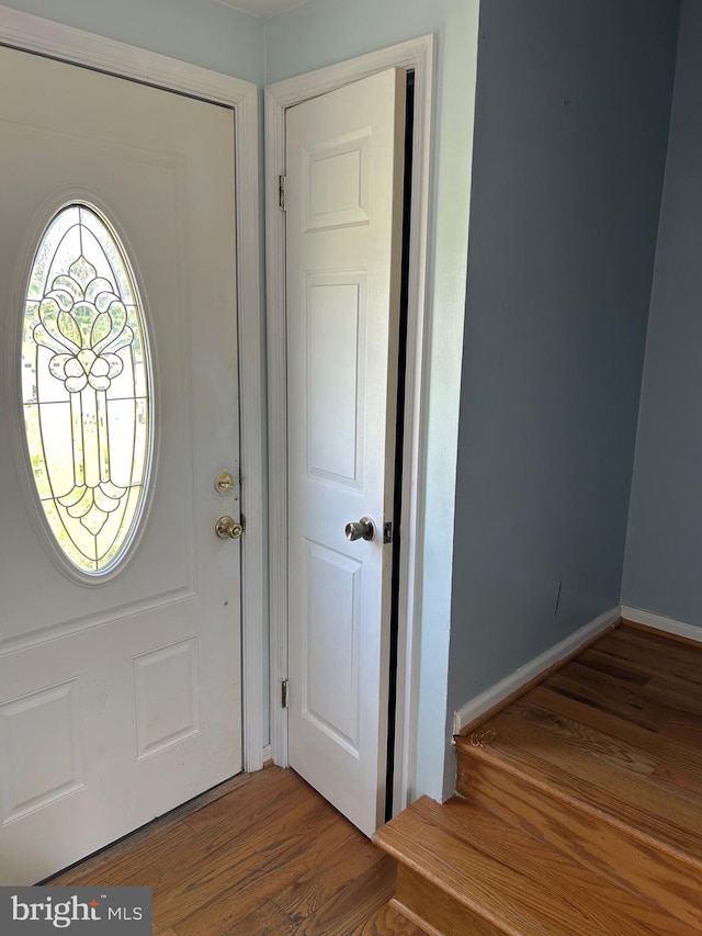 12 Emmit Ct, Emmitsburg, MD 21727 - foyer entrance with wood finished floors