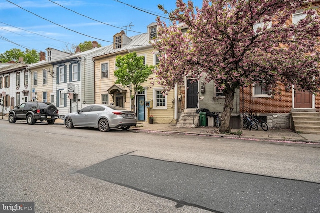 155 E Louther St, Carlisle, PA 17013 - view of property with entry steps