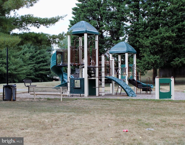 8323 Revelation Ave, Walkersville, MD 21793 - community play area with a yard
