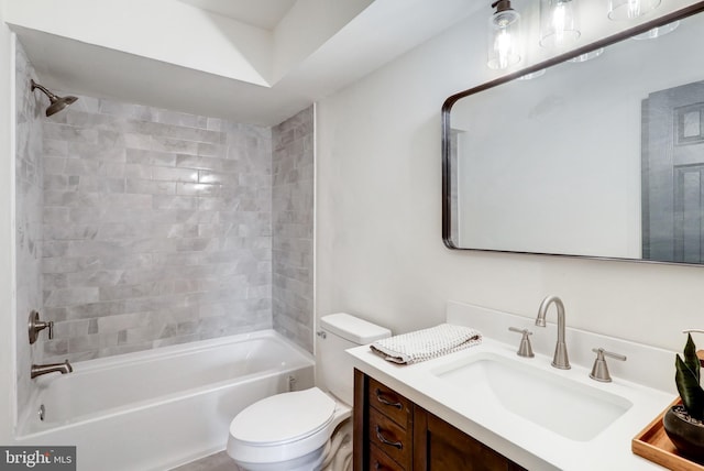 809 N Arch St, Mechanicsburg, PA 17055 - bathroom with toilet, vanity, and shower / bath combination