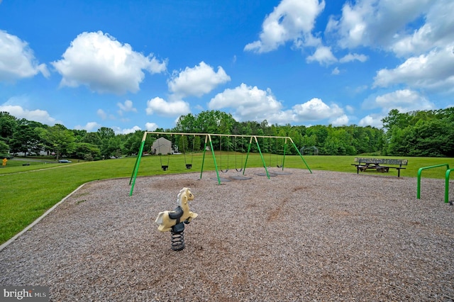 32 Beau Ridge Dr, Stafford, VA 22556 - view of community with a yard