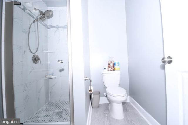 41 Green Dome Pl, Gaithersburg, MD 20878 - full bath with a stall shower, baseboards, toilet, and marble look tile flooring