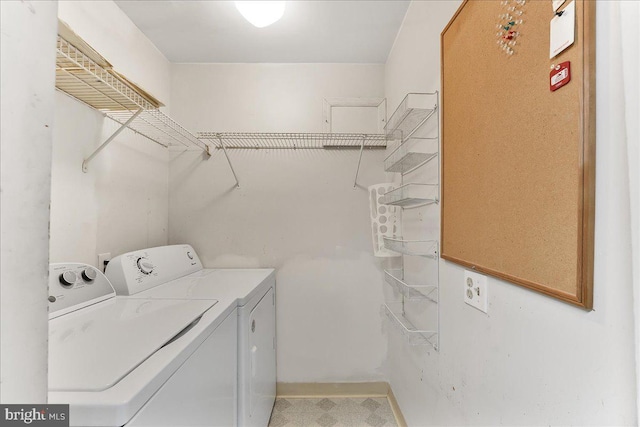 1707 Waters Edge Dr Unit 07, Newark, DE 19702 - clothes washing area with independent washer and dryer