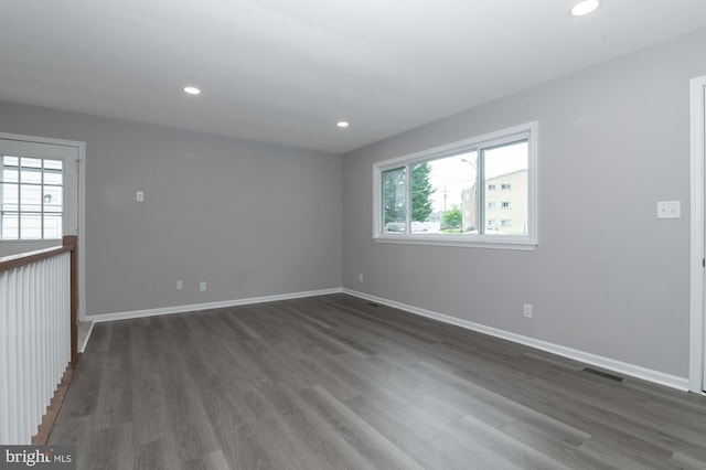 609 6th Ave, Brunswick, MD 21716 - spare room with dark wood-style floors, baseboards, and recessed lighting