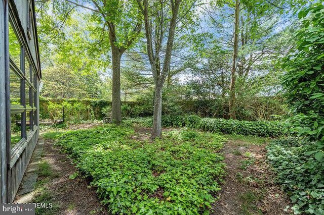 305 Nautilus Blvd, Forked River, NJ 08731 - view of yard with fence