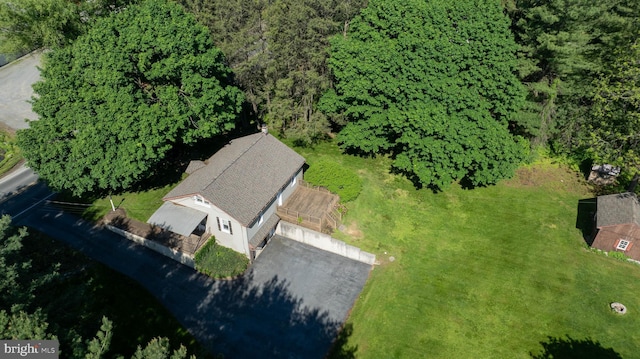 aerial view of property and surrounding area