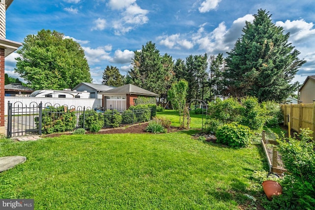 466 E Main St, Leola, PA 17540 - view of yard