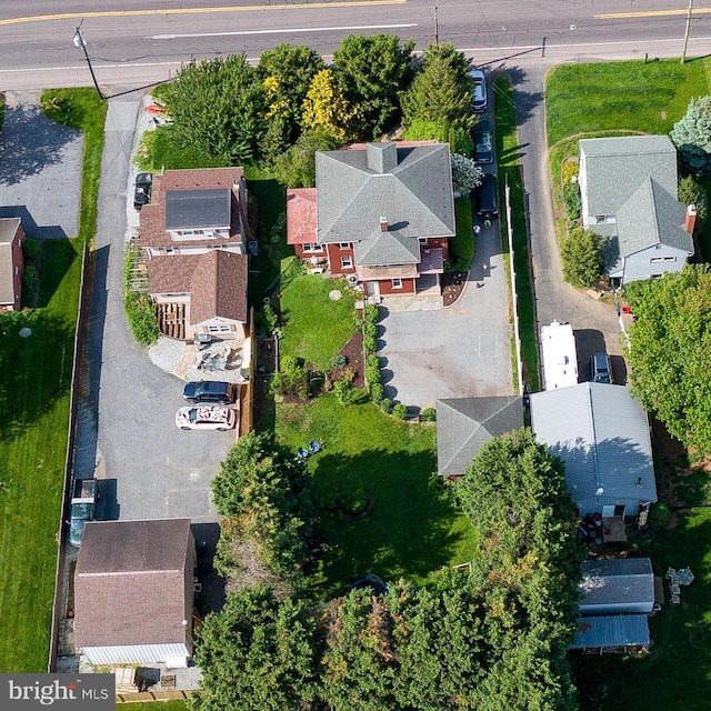466 E Main St, Leola, PA 17540 - aerial view of property and surrounding area with nearby suburban area