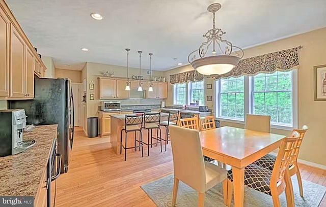 554 Pinecrest Dr, Pocono Pines, PA 18350 - dining area featuring light wood finished floors, recessed lighting, and baseboards