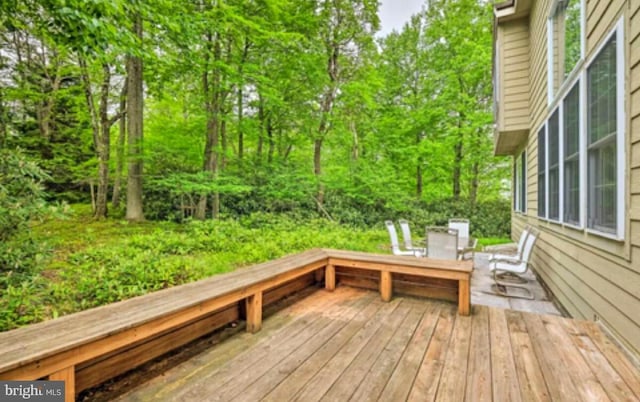 554 Pinecrest Dr, Pocono Pines, PA 18350 - view of wooden terrace