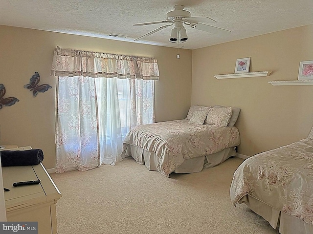 554 Pinecrest Dr, Pocono Pines, PA 18350 - bedroom featuring carpet, a textured ceiling, and a ceiling fan